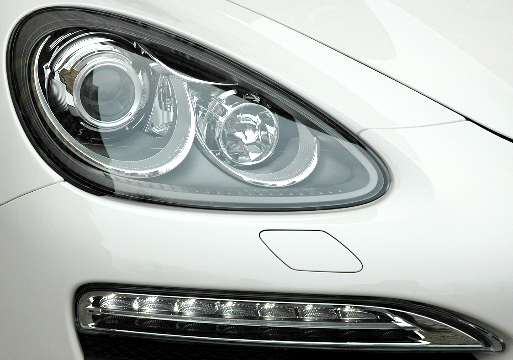 Porsche Cayenne: Leuchteinheit vorn.