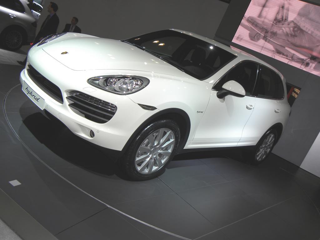 Porsche Cayenne S Hybrid.