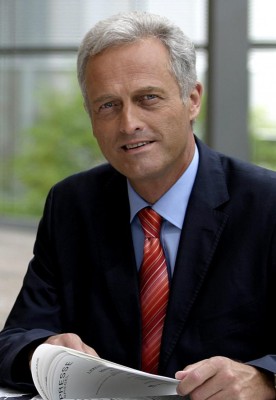 Ramsauer sagt Verkehrsstaus den Kampf an 