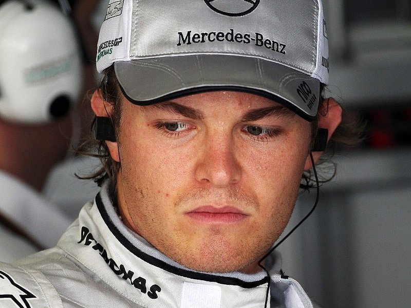 Rosberg rechnet mit Renn-Unterbrechungen: Zu viel Wasser
