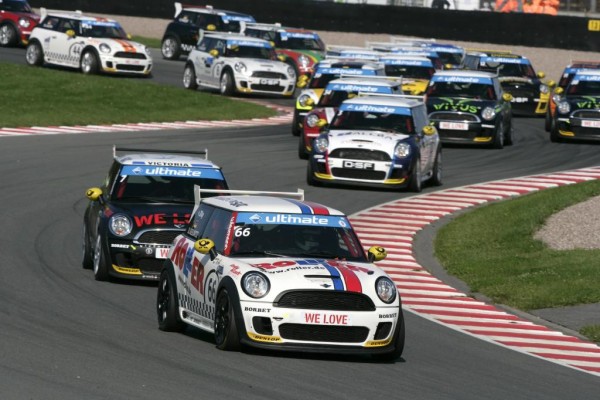 Saisonauftakt der Mini Challenge auf dem Hockenheimring
