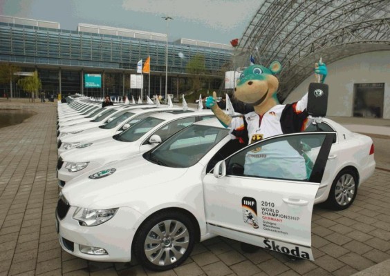 Skoda übergibt Fahrzeugflotte für Eishockey-WM