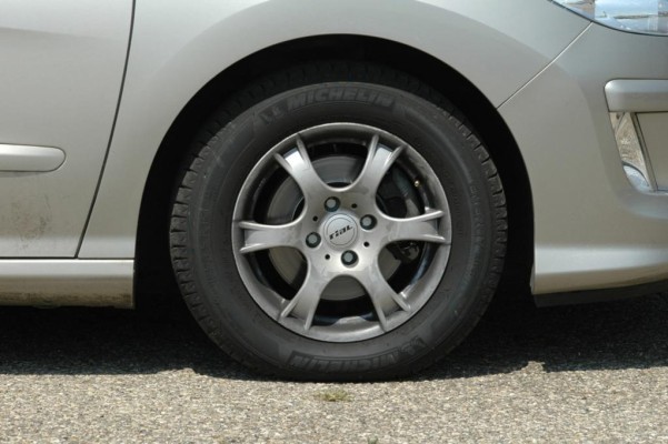 Tipp: Reifen-Check lässt Fahrgestell-Probleme erkennen 