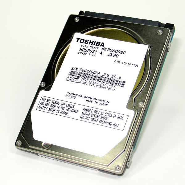 Toshiba baut weltweit erste Automobil-Festplatte mit 200 GB Speicherkapazität