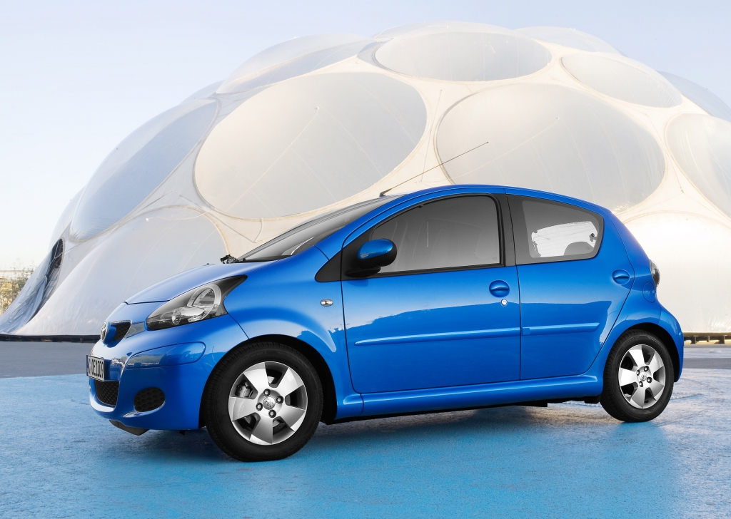 Toyota Aygo Cool Red: Auf Blau folgt Rot