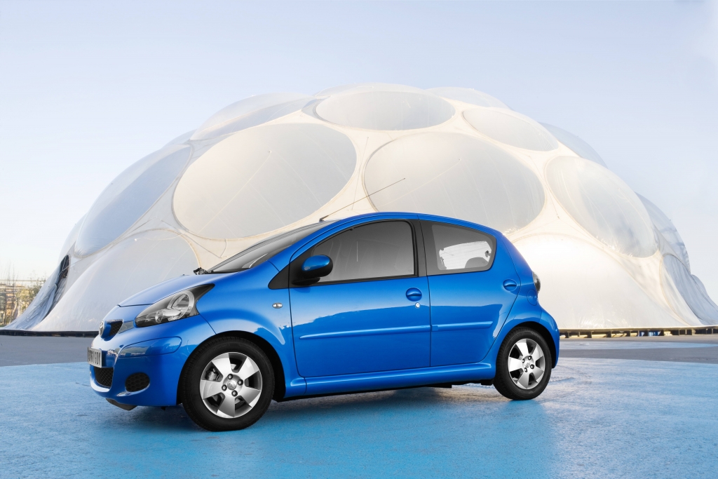 Toyota Aygo Cool Red: Auf Blau folgt Rot