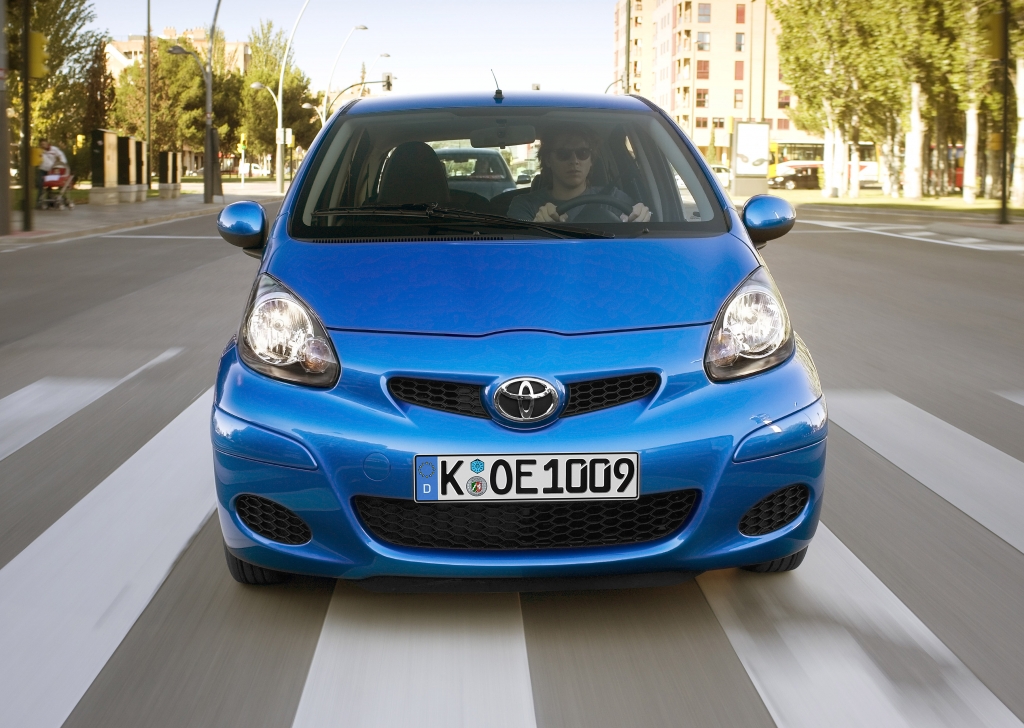 Toyota Aygo Cool Red: Auf Blau folgt Rot