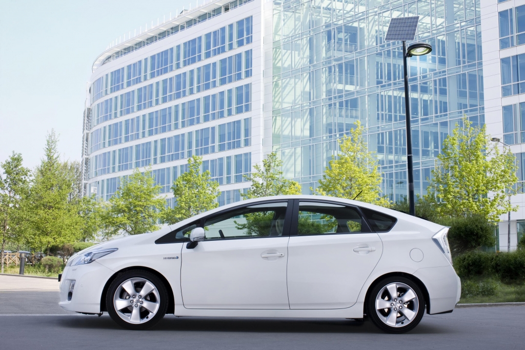 Toyota Prius Plug-in Hybrid: Leise in die Zukunft 