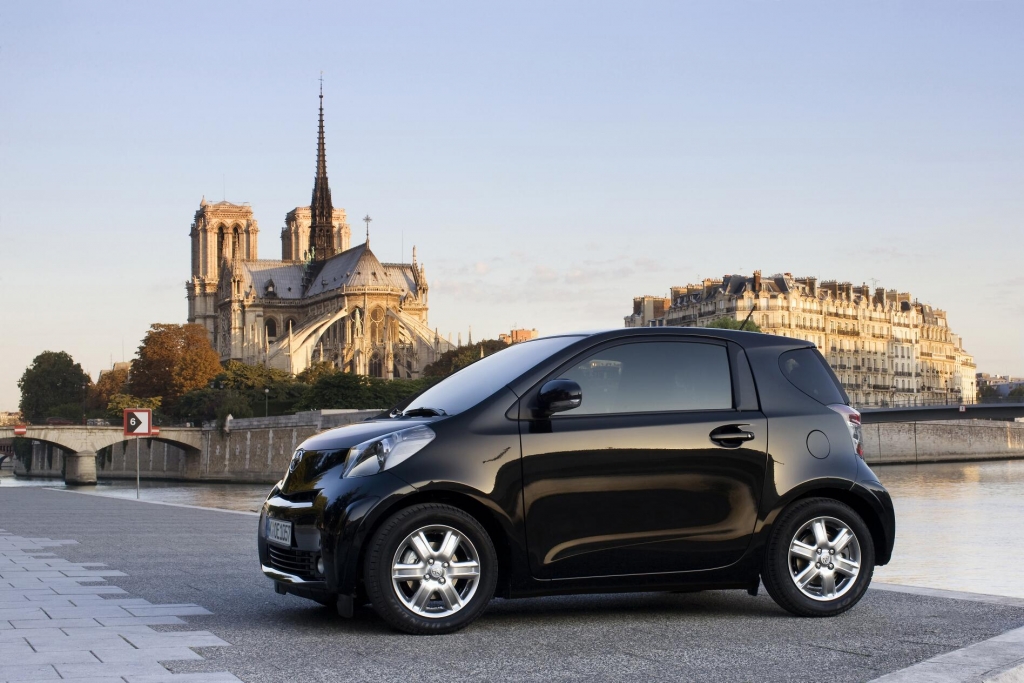 Toyota iQ