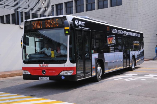 Verkehrsbetrieb in Singapur testet Mercedes-Benz Citaro