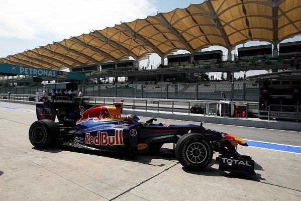 Vettel mit Handling noch unzufrieden: Webber stoppte der Motor