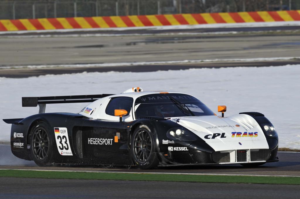 Vier Maserati MC12 In AbuDhabi am Start zur neuen  FIA GT1 Weltmeisterschaft