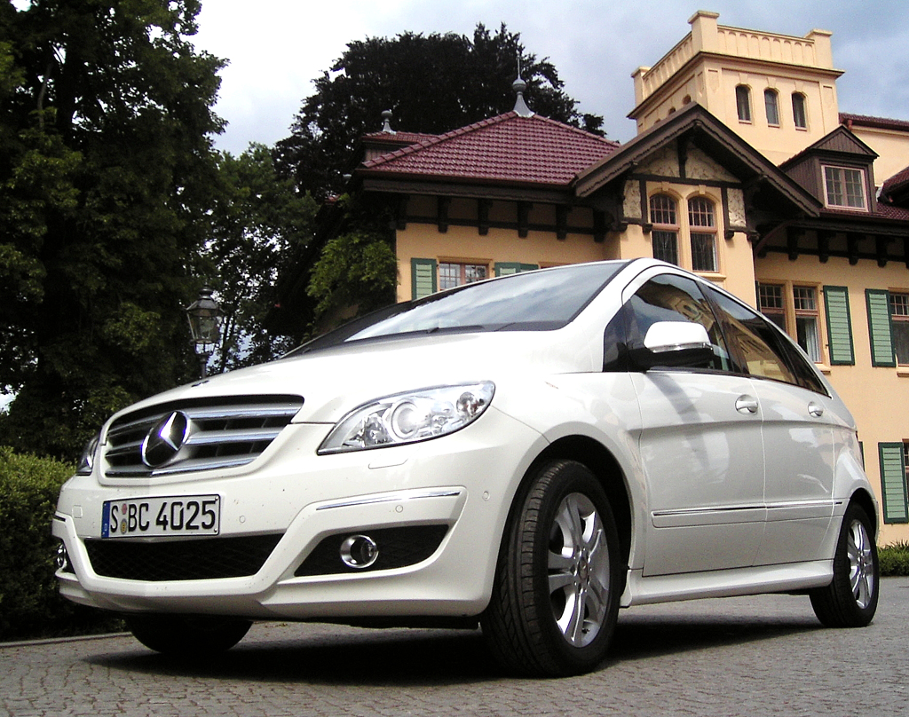 Wenn die A- und B-Klasse (Foto) von Mercedes ihre Nachfolger erhalten, werden sie auch von einem Vierzylinder auf Nissan-Basis angetrieben. 