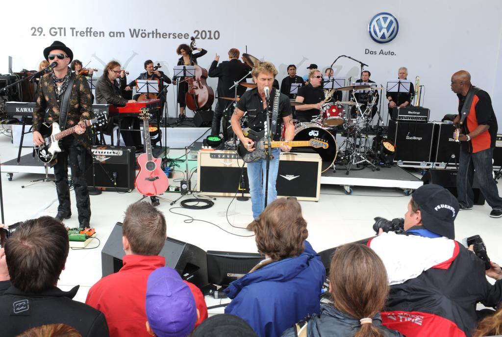  Wörthersee 2010: Maffay heizt mit Philharmonic Volkswagen Orchestra ordentlich ein