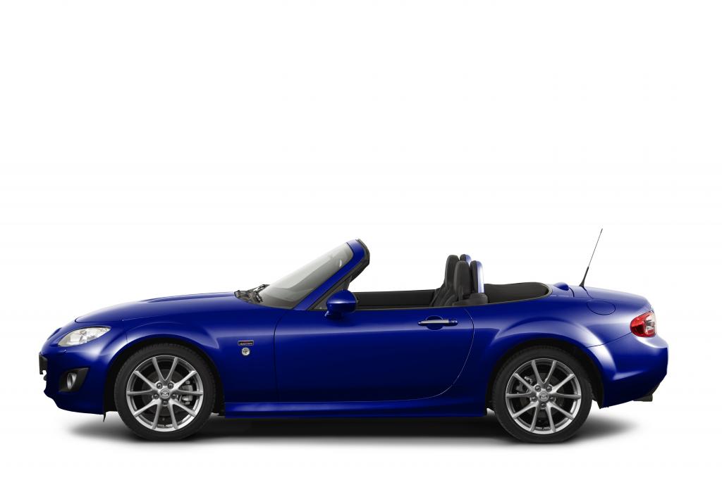 20 Jahre Mazda MX 5 - Sondermodell 20th Anniversary. Der erste Miata von 1990 wirkt doch ein bisschen zierlicher als die dritte Generation.