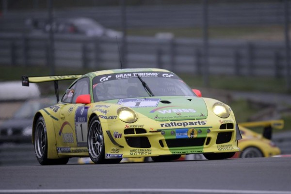 24-Stunden-Rennen Nürburgring 2010: Vier Porsche unter den schnellsten Zehn