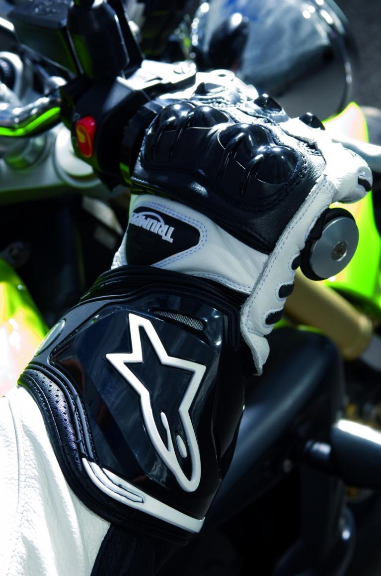 AS1-Handschuhe von Triumph.