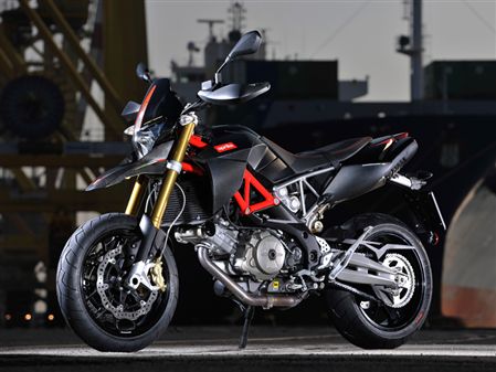 Aprilia Dorsoduro Factory: Veredelter Spaßmacher 