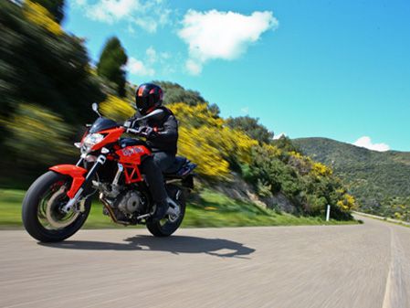 Aprilia Shiver: Sanfte Überarbeitung der aggressiven Mittelklasse 