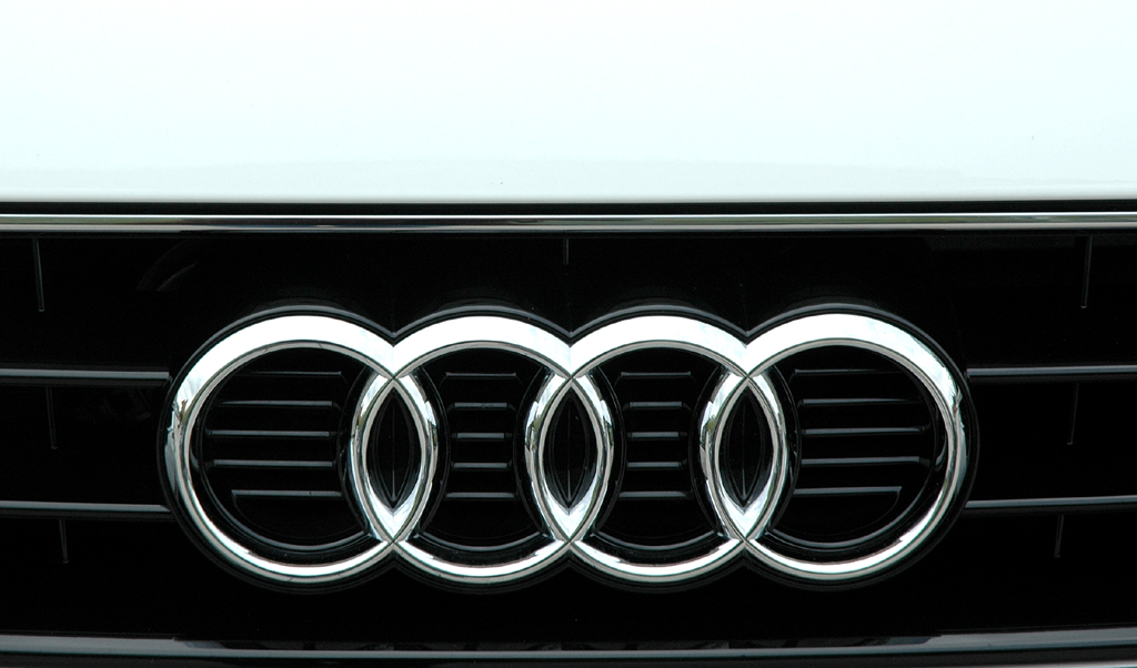 Audi TT: Die vier Ringe sitzen im oberen Teil des Kühlergrills. 