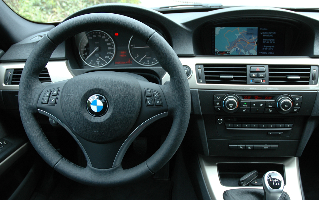 BMW 320d: Blick ins Cockpit. 