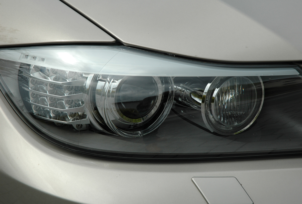 BMW 320d: Leuchteinheit vorn. 