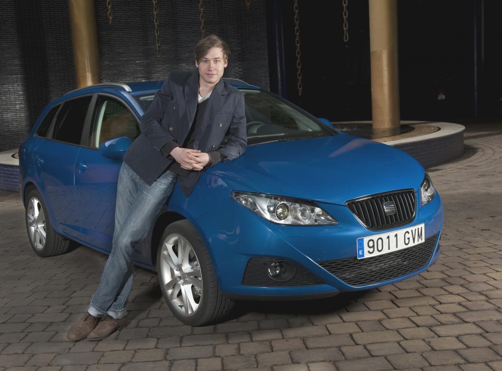 David Kross liebt sportliche Autos