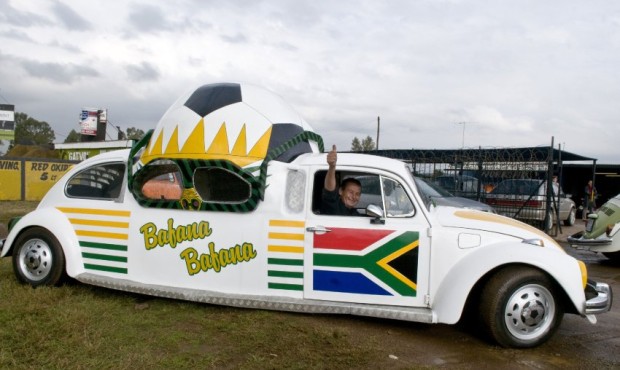 Der Erfinder Wynand Viljoen in seinem WM-Beetle, Foto von: mediaclubsouthafrica.com