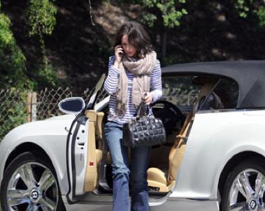 Der Ghost Whisperer-Star in ihrem alten Bentley CGTC, Foto von: celebritycarsblog.com