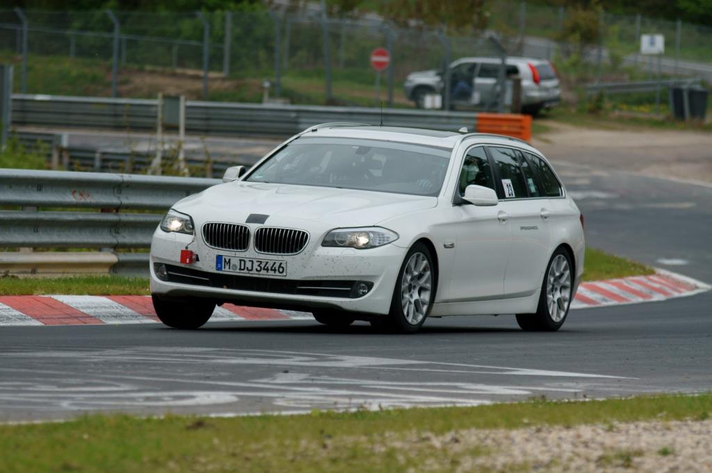Die Nordschleife als Zeitmaschine: BMW 5 Touring und S-Klasse