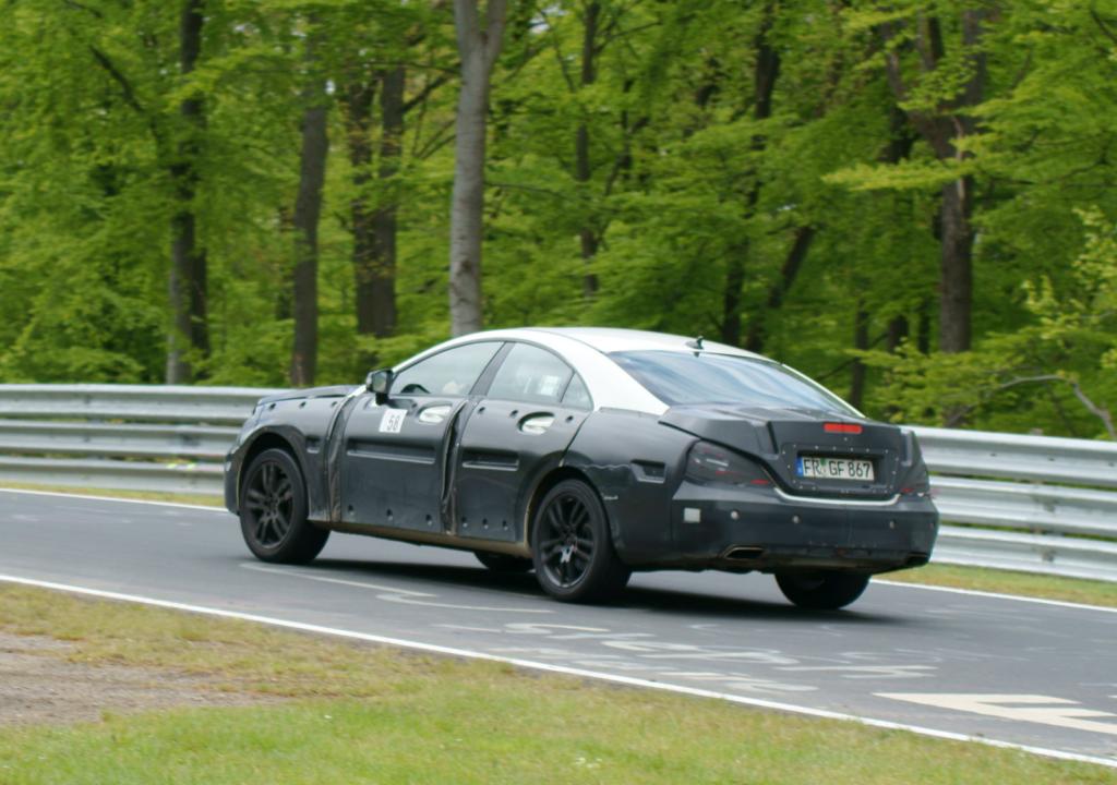 Erlkönige auf der Nordschleife: Mercedes-Benz CLS?