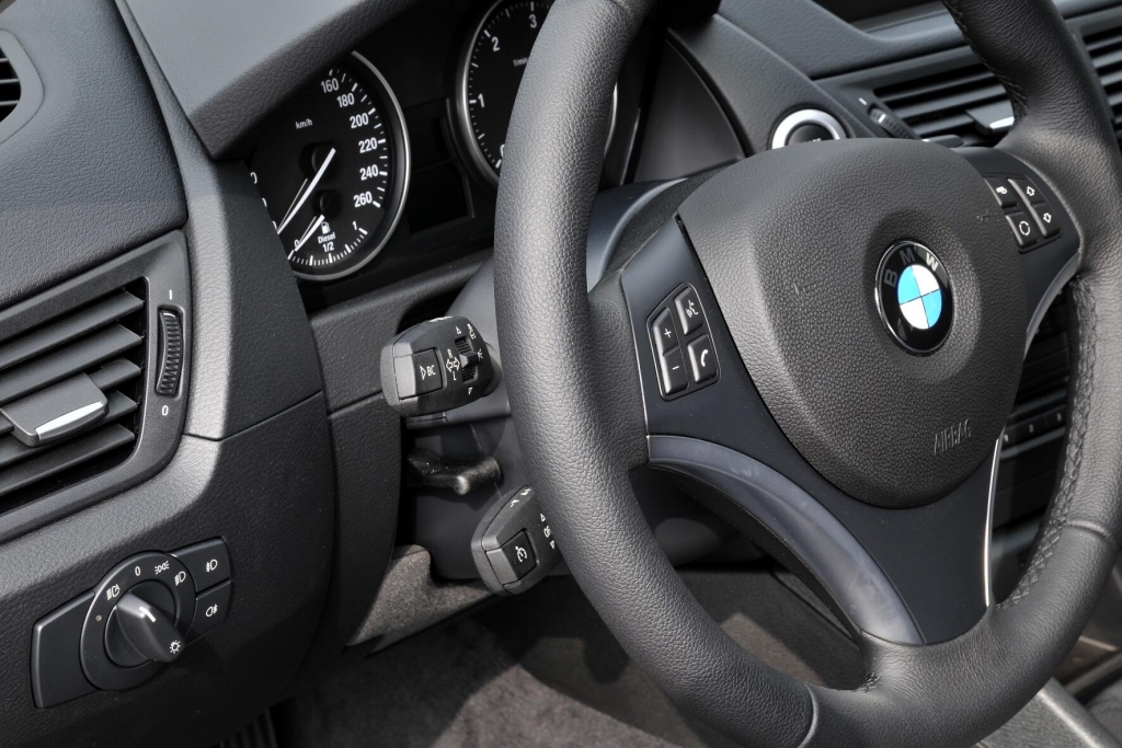 Fahrbericht BMW X1 xDrive 20d: Flaches X 