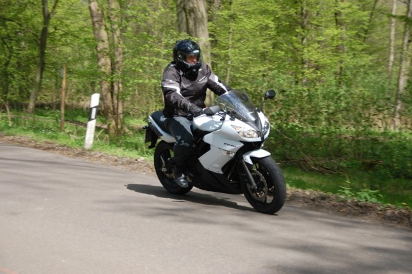 Fahrbericht Kawasaki ER-6f ABS: Allrounder für Einsteiger und Könner