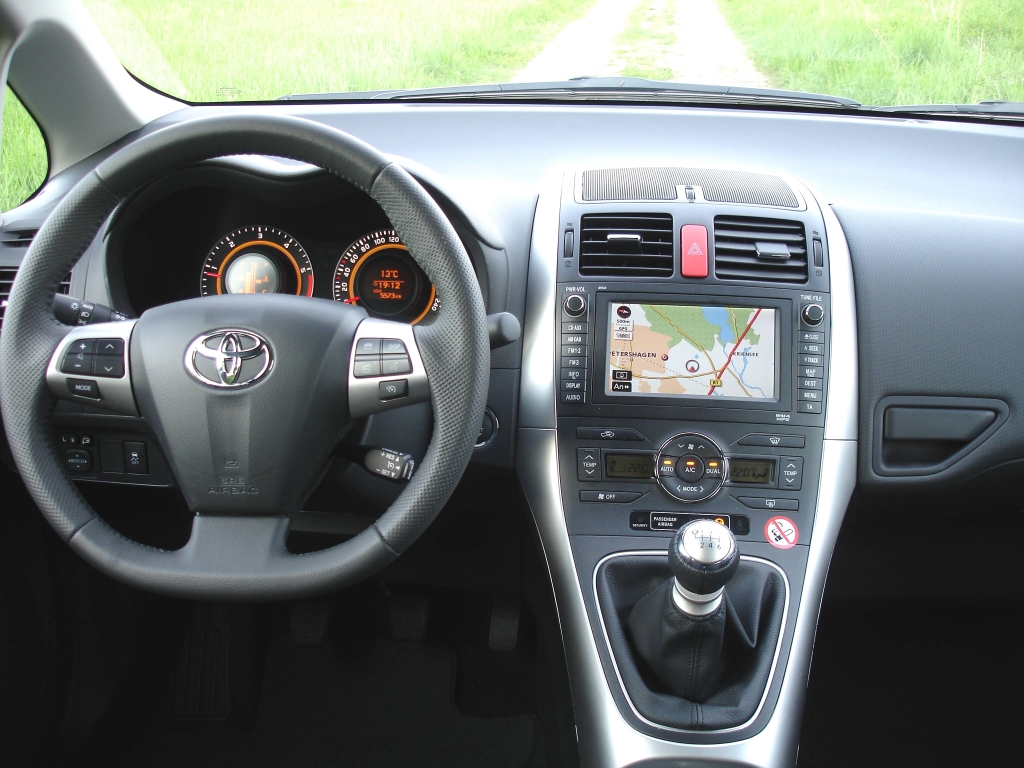 Fahrbericht Toyota Auris 2.0 D- 4D, Modell 2010: Mehrwert rundum