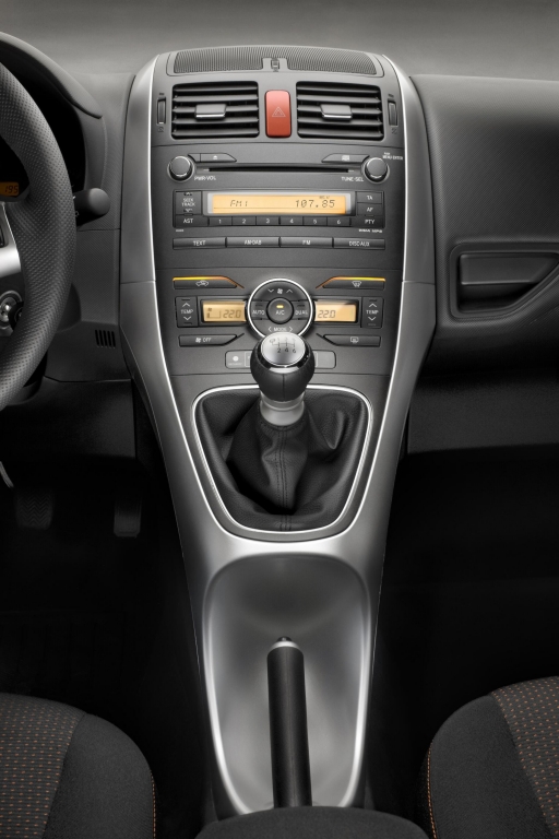 Fahrbericht Toyota Auris 2.0 D- 4D, Modell 2010: Mehrwert rundum