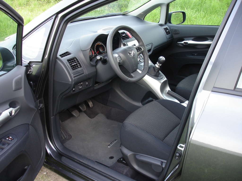 Fahrbericht Toyota Auris 2.0 D- 4D, Modell 2010: Mehrwert rundum