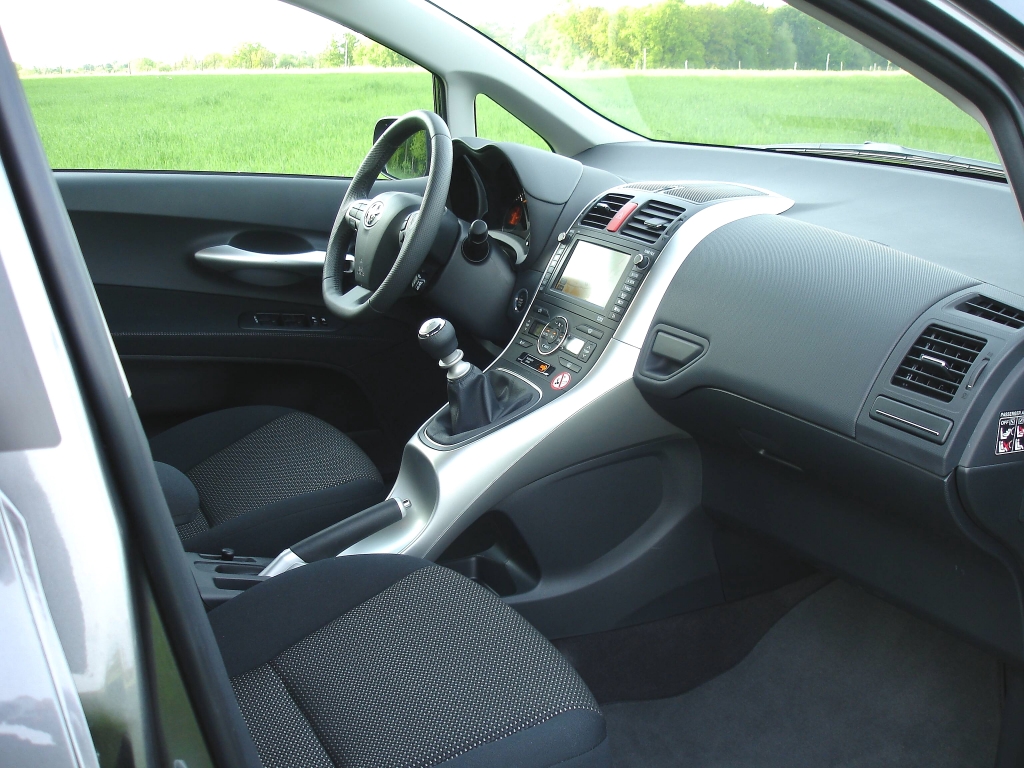 Fahrbericht Toyota Auris 2.0 D- 4D, Modell 2010: Mehrwert rundum