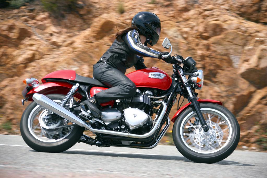 Fahrbericht Triumph Thruxton: Stilvoll zurück in die 60er Jahre 