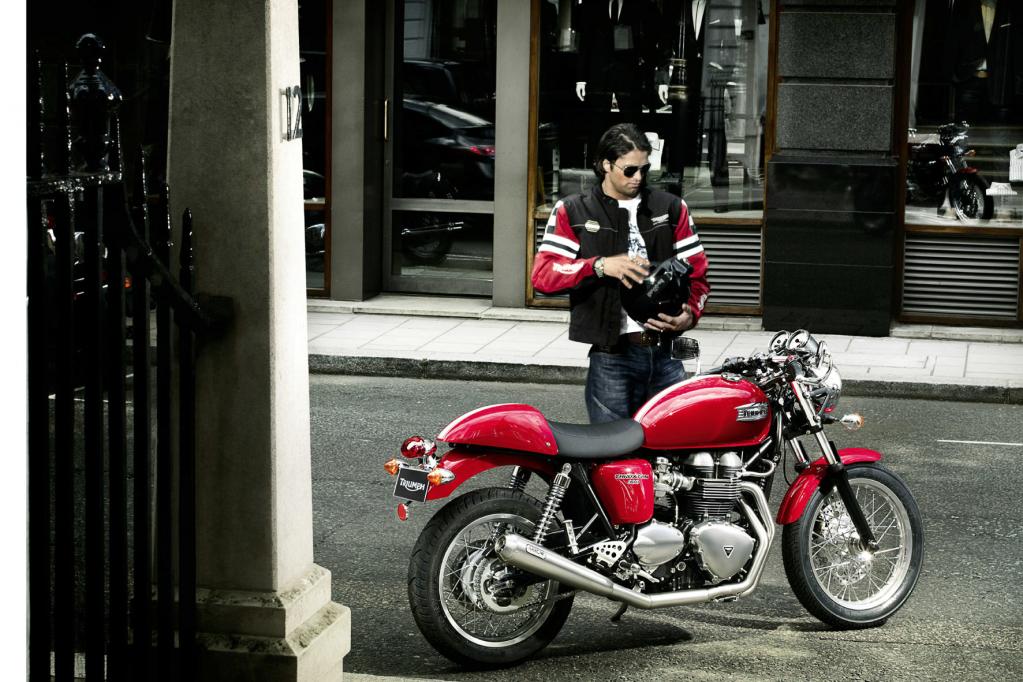 Fahrbericht Triumph Thruxton: Stilvoll zurück in die 60er Jahre 
