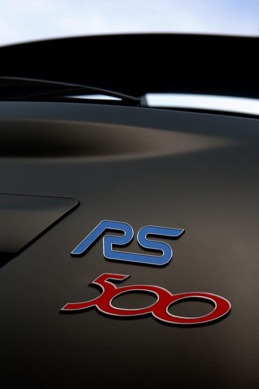 Ford Focus RS 500: Schwarze Maske 