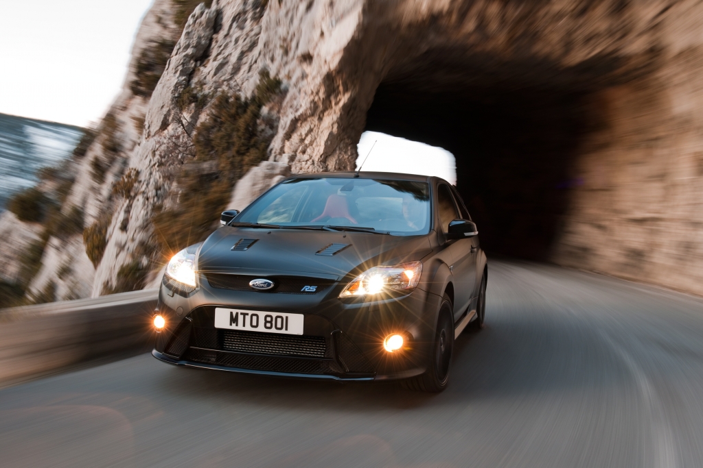 Ford Focus RS 500: Schwarze Maske 
