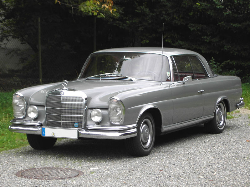 Formel 1-Stars und ihre Autos: David Coulthard. Ein echtes Liebhaberstück: Der Oldtimer Mercedes SE 280 aus dem Jahr 1971.