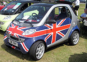 Formel 1-Stars und ihre Autos: David Coulthard. So einen Smart fährt David für Erledigungen in der Stadt - allerdings ohne Union Jack Aufdruck.