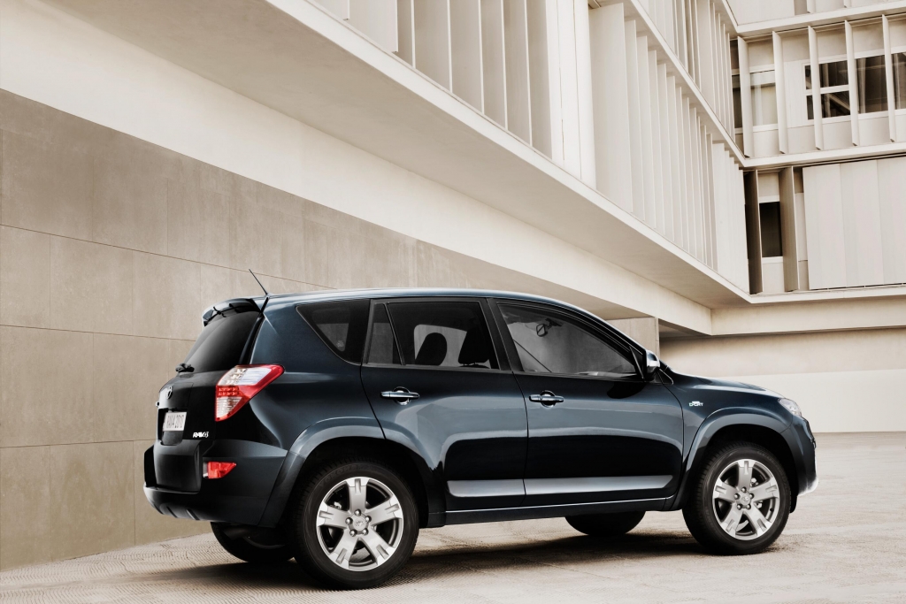 Gelifteter RAV4 kommt zu den Toyota-Händlern 