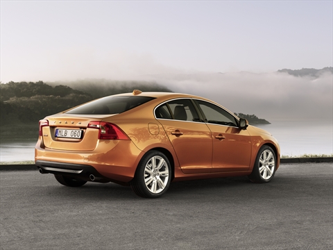 Genf 2010: Weltpremiere des Volvo S60 – Fußgängererkennung und neue GTDI-Benzin-Direkteinspritzer