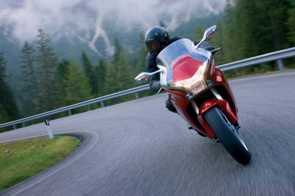 Honda VFR 1200 F DCT: Doppelt gekuppelt schiebt besser 