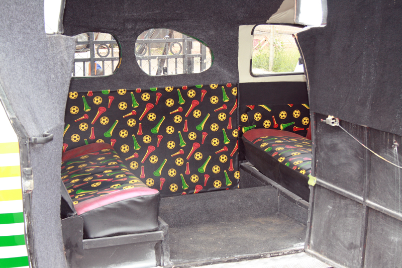 Im Inneren der Käfer-Stretch-Limo, Foto von: mediaclubsouthafrica.com