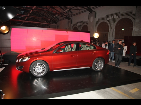Inszenierung um den neuen Volvo S60