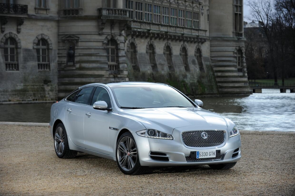 Jaguar XJ: Leichtbau-Limousine mit schwerem Erbe 