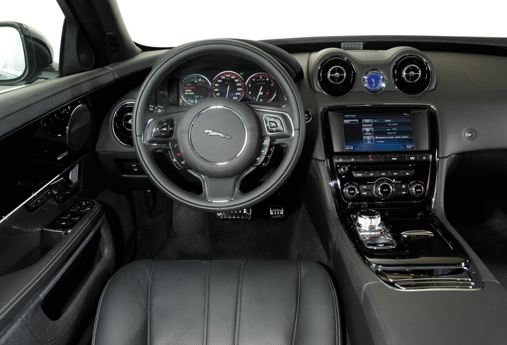 Jaguar XJ: Leichtbau-Limousine mit schwerem Erbe 